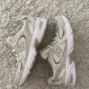 Women’s new balances 530s